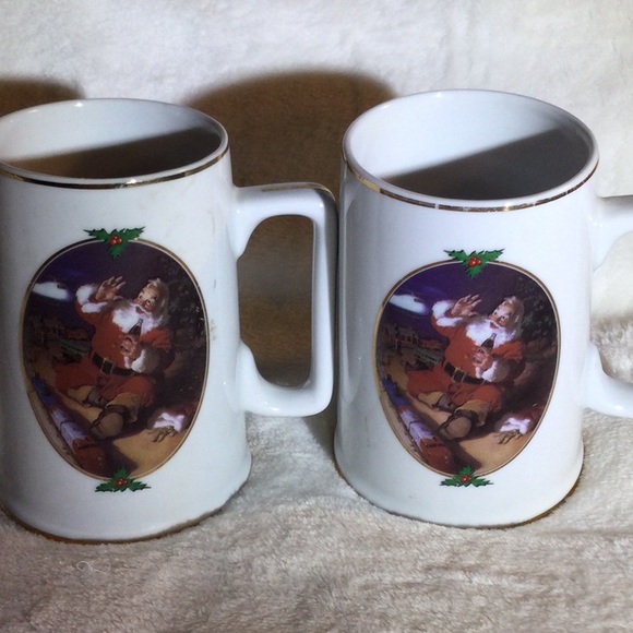 2 Coca Cola Christmas Mugs - Picture 5 of 5